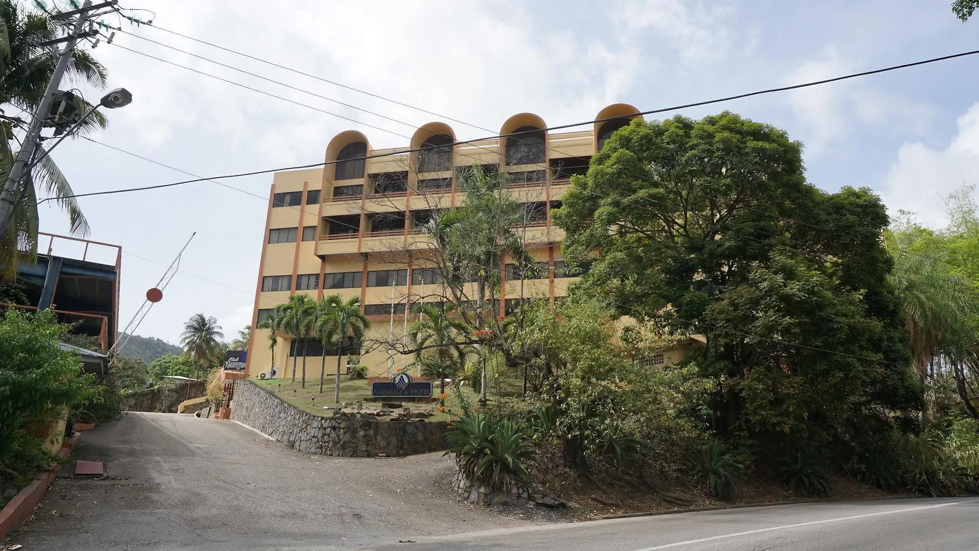 Ambassador Hotel Dibe